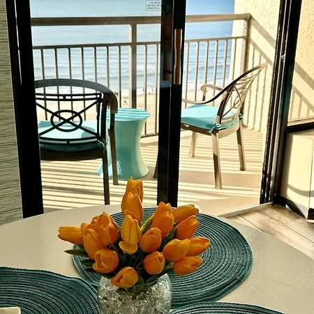 Sea La Vie Oceanfront Studio